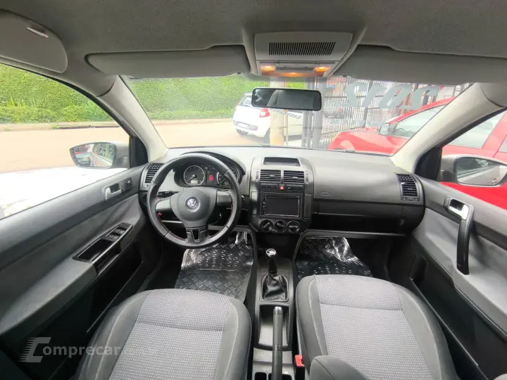 POLO SEDAN 1.6 MI 8V