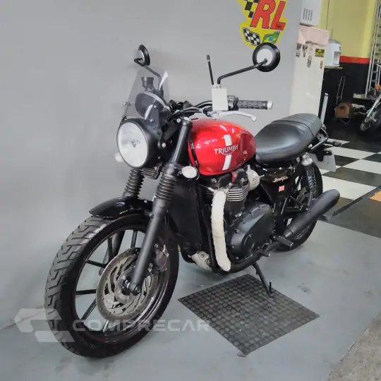 STREET TWIN 900