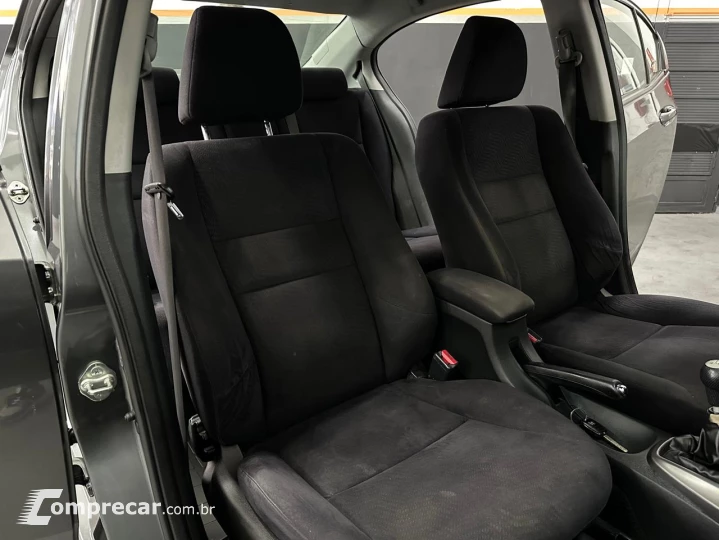 CITY 1.5 LX Sedan 16V