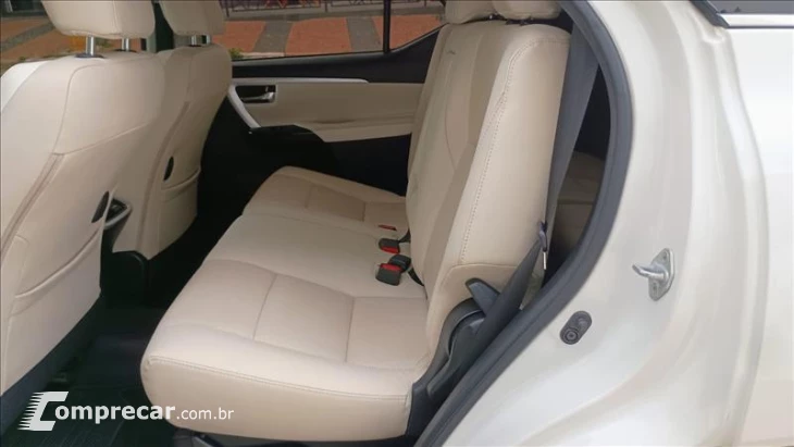 HILUX SW4 2.8 SRX Diamond 4X4 7 Lugares 16V Turbo Intercoole