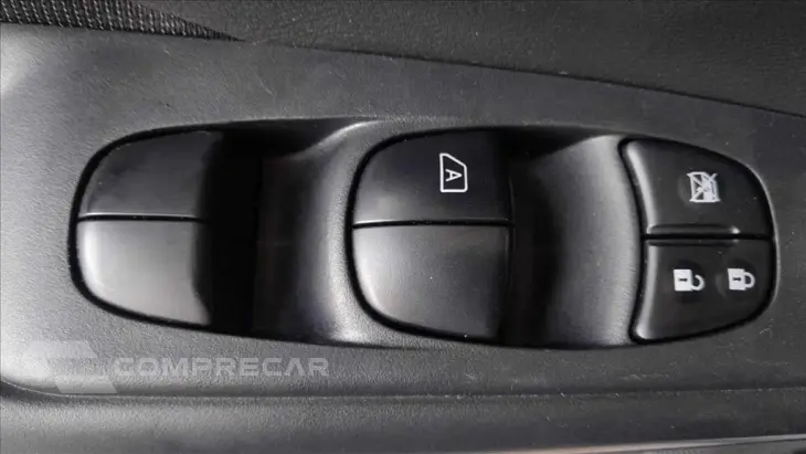 KICKS PLAY 1.6 16V FLEXSTART SENSE XTRONIC