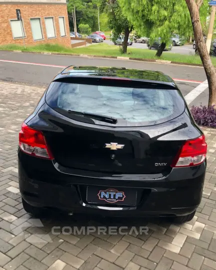 ONIX HATCH LS 1.0 8V FlexPower 5p Mec.