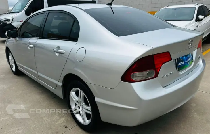 Civic 1.8 16V 4P EXS AUTOMÁTICO