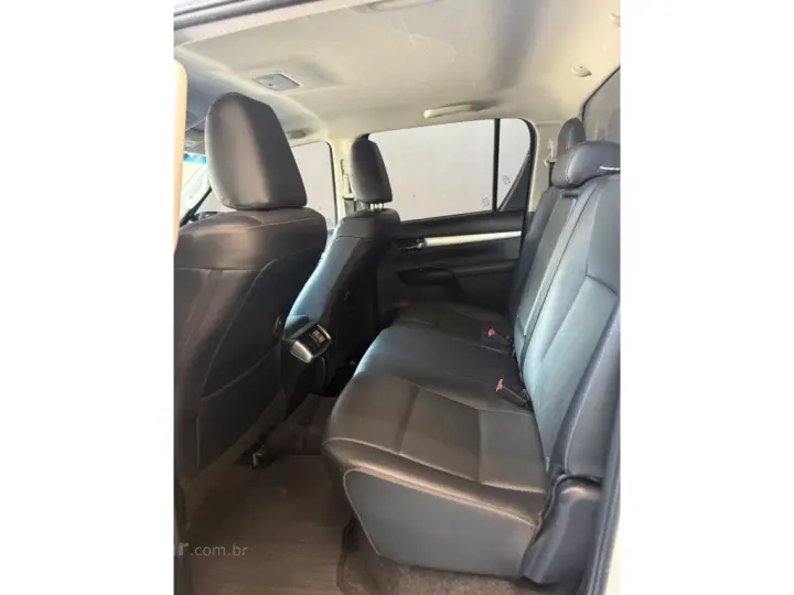 HILUX 2.8 D-4D TURBO DIESEL CD SRX 4X4 AUTOMÁTICO