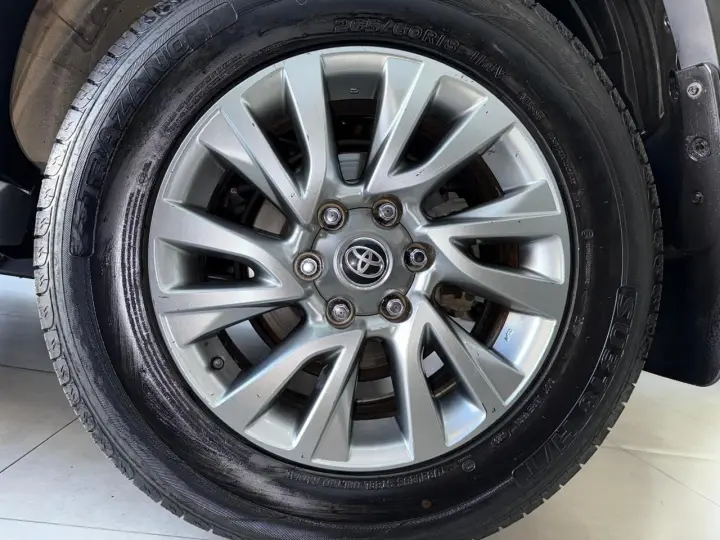 HILUX SW4 2.8 D-4d Turbo SRX 7L 4X4