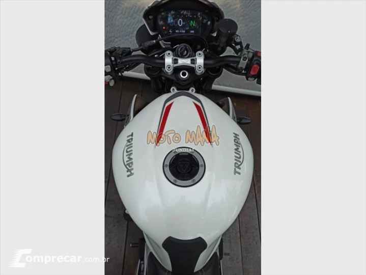 STREET TRIPLE 765 RS