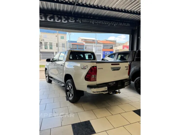 HILUX 2.8 SRX 4X4 CD 16V DIESEL 4P AUTOMÁTICO