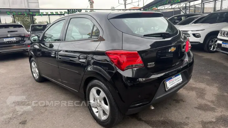 Onix Hatch 1.4 4P FLEX LT
