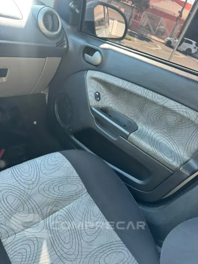 Fiesta Class sedan 1.6 Completo