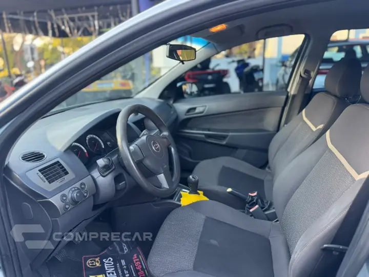 VECTRA 2.0 MPFI Expression 8V