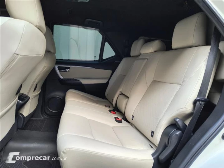 HILUX SW4 2.8 D-4d Turbo Diamond 7L 4X4