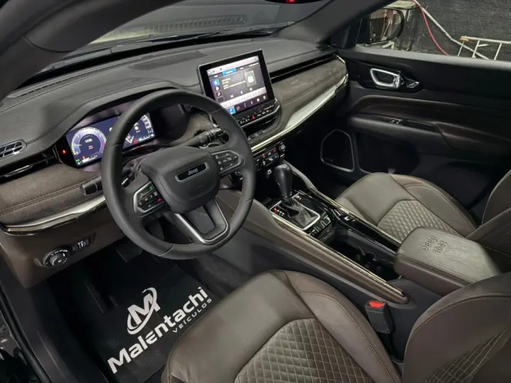 COMMANDER 1.3 T270 TURBO FLEX OVERLAND AT6