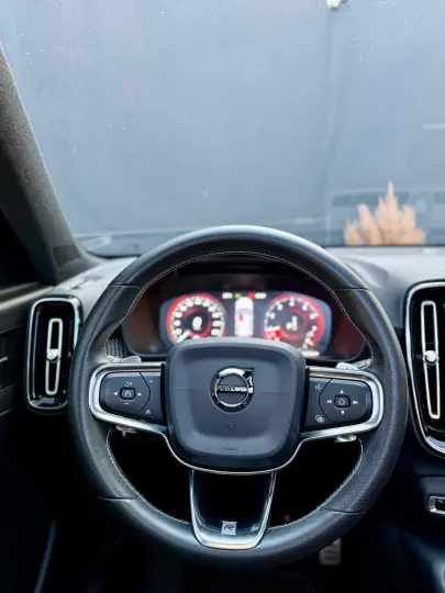 XC40 2.0 T5 R-design AWD Geartronic