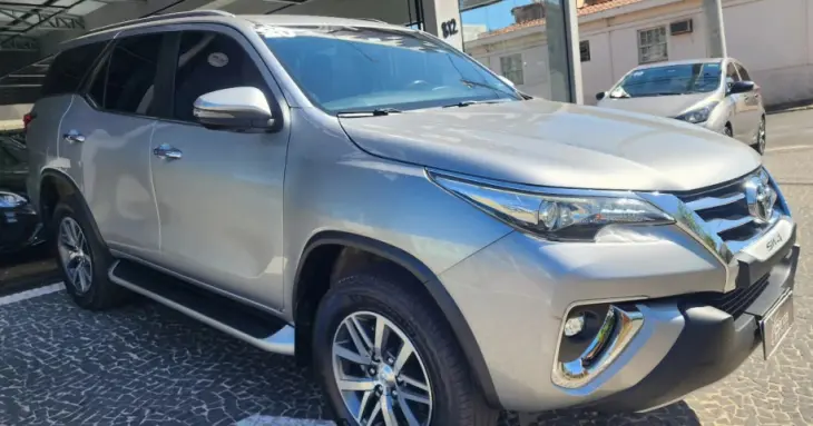 HILUX SW4 2.8 SRX 4X4 7 Lugares 16V Turbo Intercooler