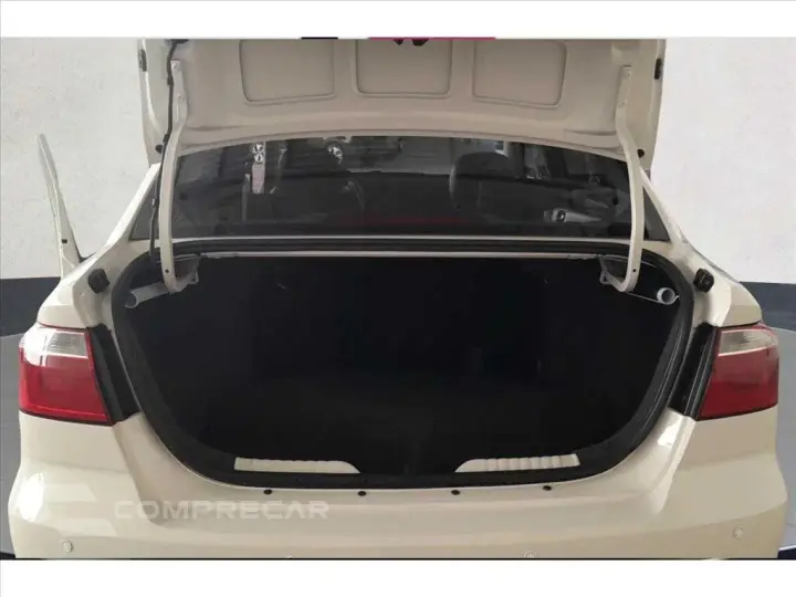 VOYAGE 1.0 12V MPI TOTALFLEX 4P MANUAL