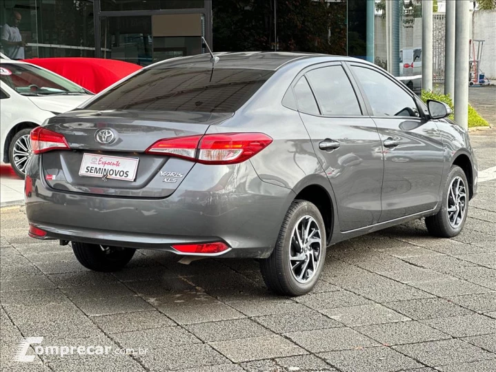 YARIS 1.5 16V FLEX SEDAN XLS CONNECT MULTIDRIVE