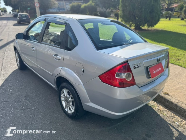 FIESTA 1.6 MPI Sedan 8V