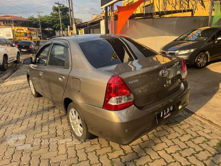 ETIOS 1.5 X Plus Sedan 16V