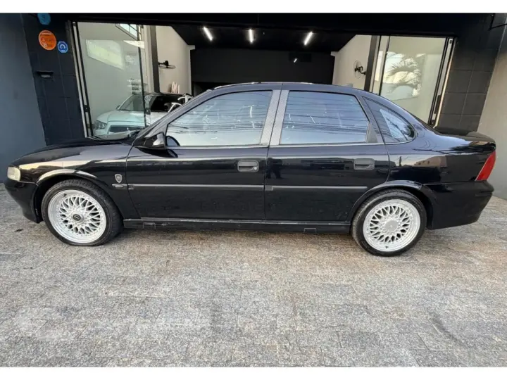 VECTRA 2.0 MPFI GLS 8V GASOLINA 4P MANUAL