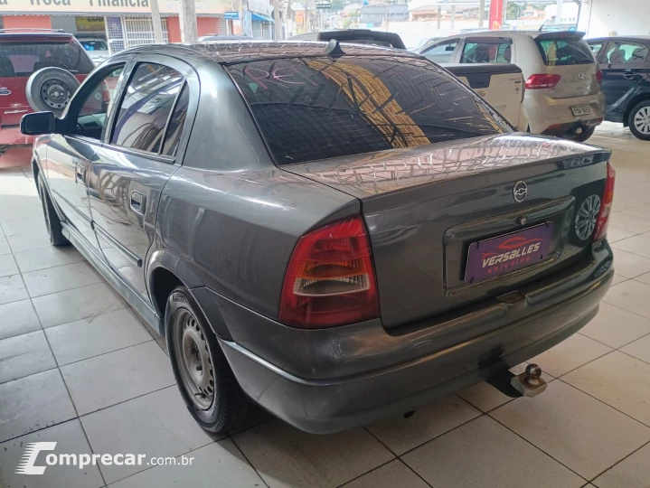 Astra GL Sedan