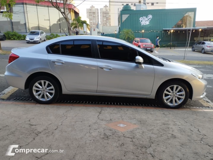 Civic 2.0 16V 4P FLEX LXR AUTOMÁTICO