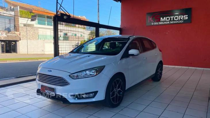 FORD FOCUS 2.0 TITANIUM HATCH 16V