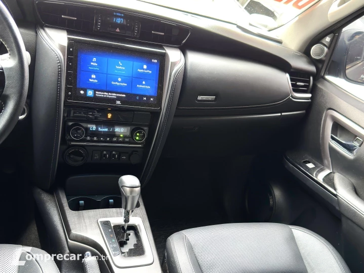 HILUX SW4 2.8 D-4D TURBO DIESEL SRX PLATINUM 7L 4X4 AUTOMÁTI