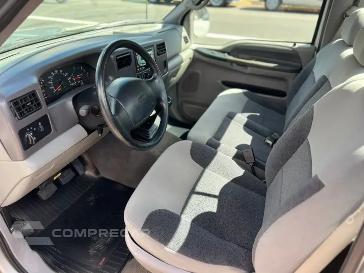 F-250 4.2 XLT 4X2 CS V6