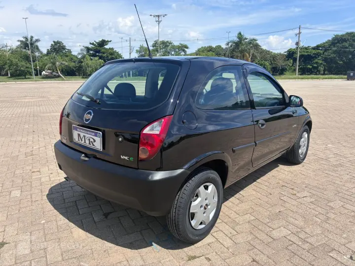 CELTA 1.0 MPFI Life 8V