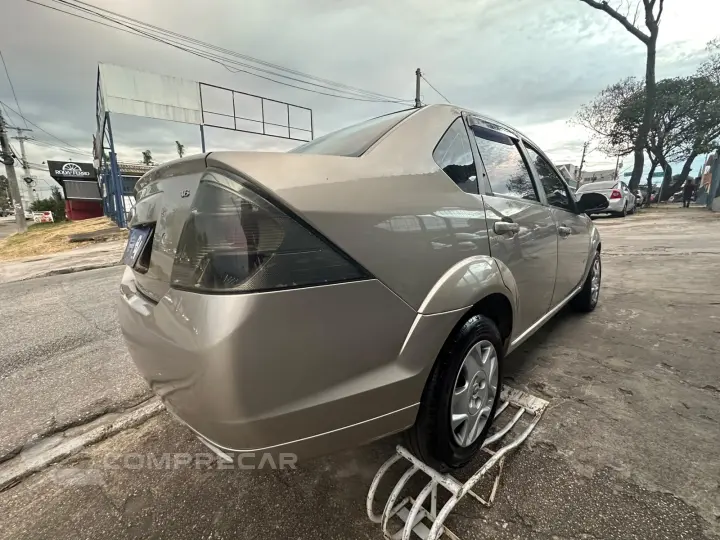 FIESTA 1.6 MPI Class Sedan 8V