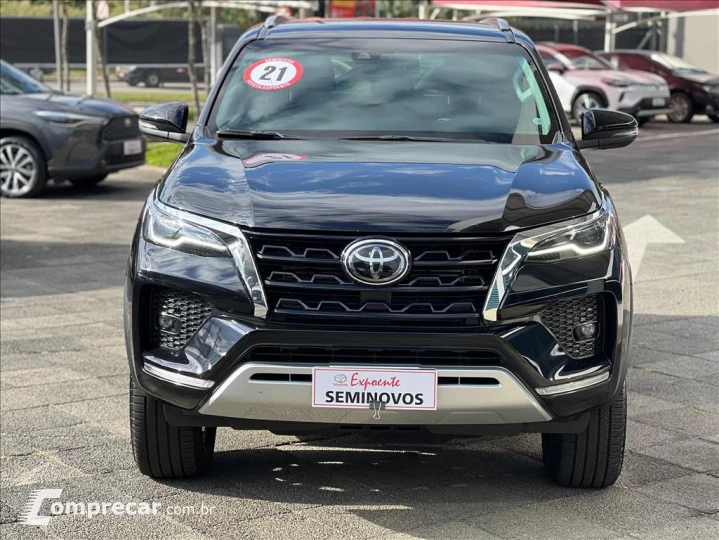 HILUX SW4 2.8 D-4D TURBO DIESEL SRX 7L 4X4 AUTOMÁ