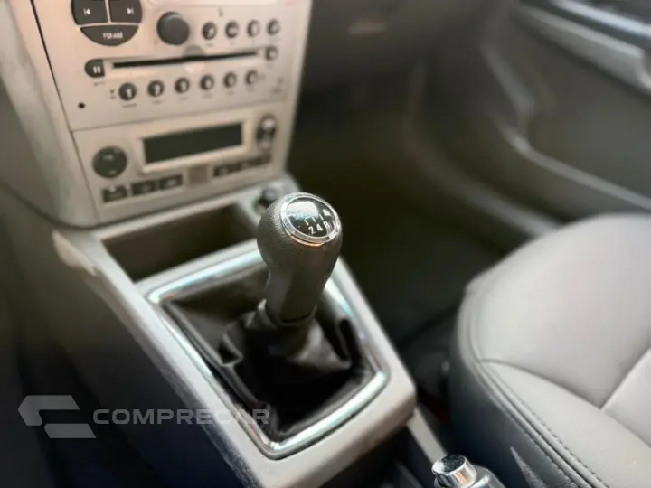 VECTRA 2.0 MPFI ELEGANCE 8V FLEX 4P MANUAL