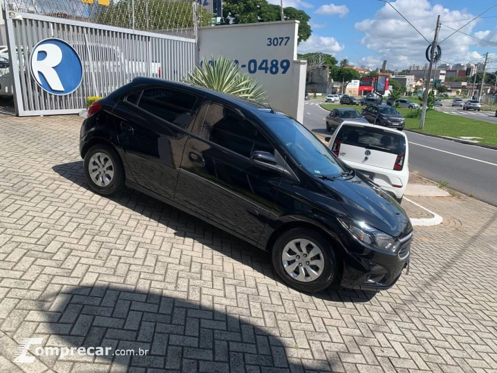 ONIX HATCH LT 1.0 8V FlexPower 5p Mec.