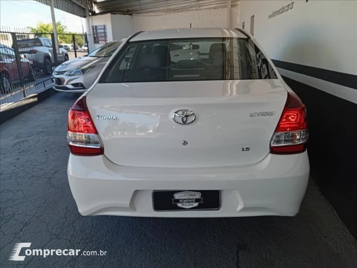 ETIOS 1.5 X Plus Sedan 16V