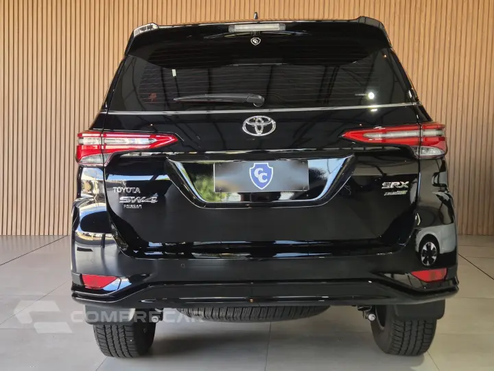 HILUX SW4 2.8 D-4D TURBO DIESEL SRX PLATINUM 7L 4X4 AUTOMÁTI