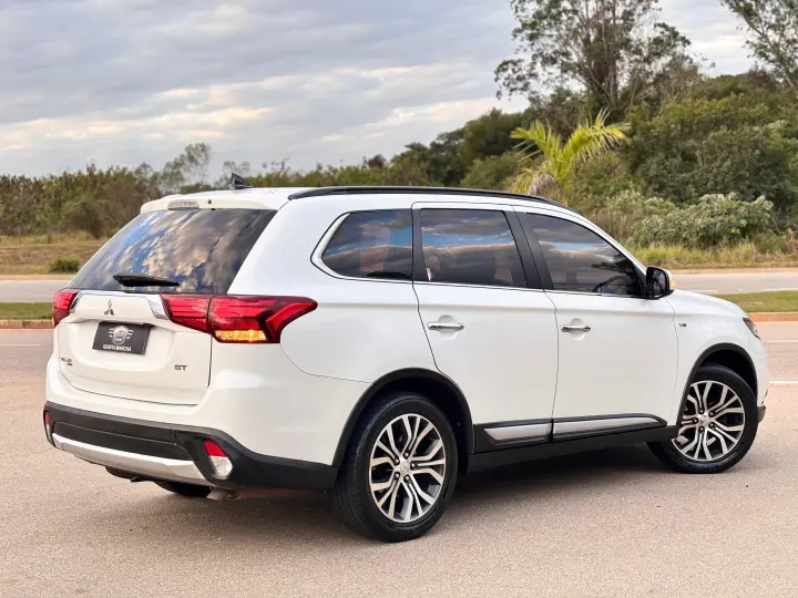 Outlander GT 4WD 3.0 V6 (Aut)