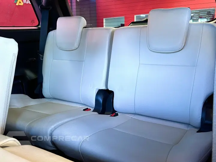 HILUX SW4 2.8 D-4D TURBO DIESEL DIAMOND 7L 4X4 AUTOMÁTICO