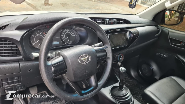 HILUX 2.4 4X4 8V