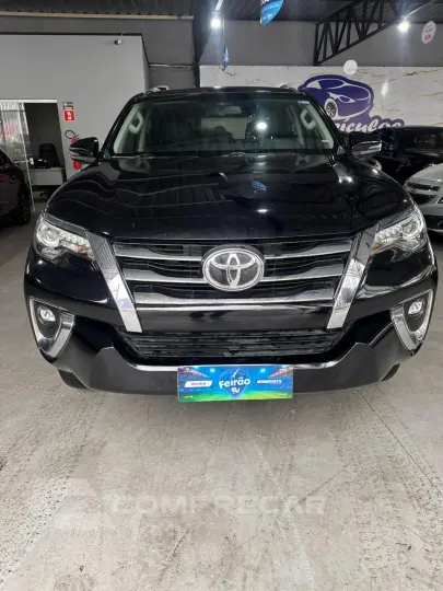 HILUX SW4 2.8 SRX 4X4 7 Lugares 16V Turbo Intercooler