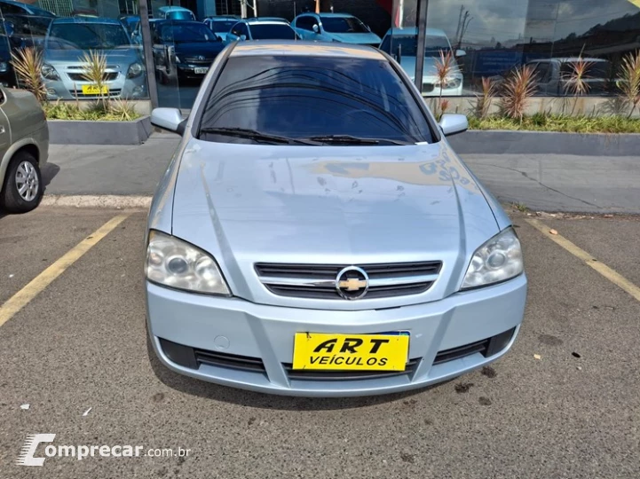 ASTRA 2.0 MPFI Advantage Sedan 8V