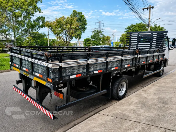 Accelo 915c + Carroceria