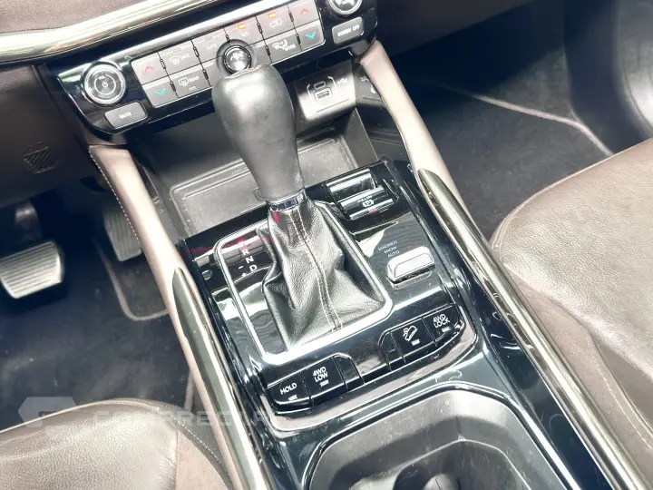 COMMANDER 2.0 TD380 TURBO DIESEL OVERLAND AT9