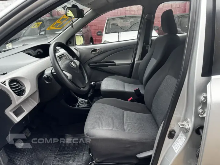 Etios Sedan 1.5 16V 4P FLEX XS
