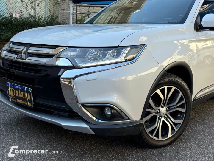OUTLANDER 2.2 Mivec Di-d Hpe-s AWD