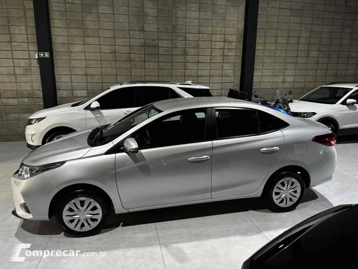 YARIS 1.5 16V FLEX SEDAN XL LIVE MULTIDRIVE