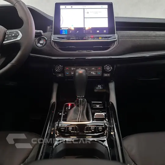 Commander Black Hurricane 2.0 4x4 TB Aut