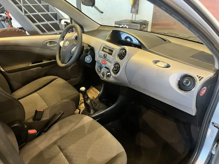 Etios Hatch 1.5 16V 4P FLEX XLS