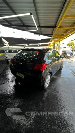Onix Hatch 1.4 4P FLEX LT AUTOMÁTICO
