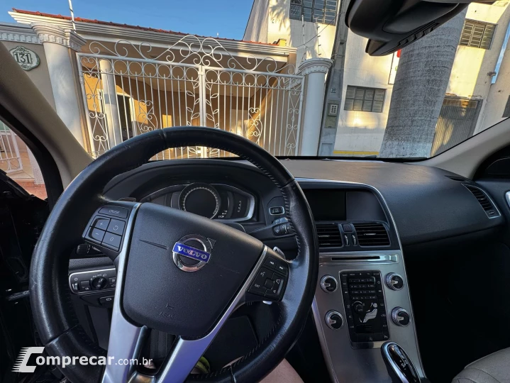 XC60 2.0 T5 Momentum