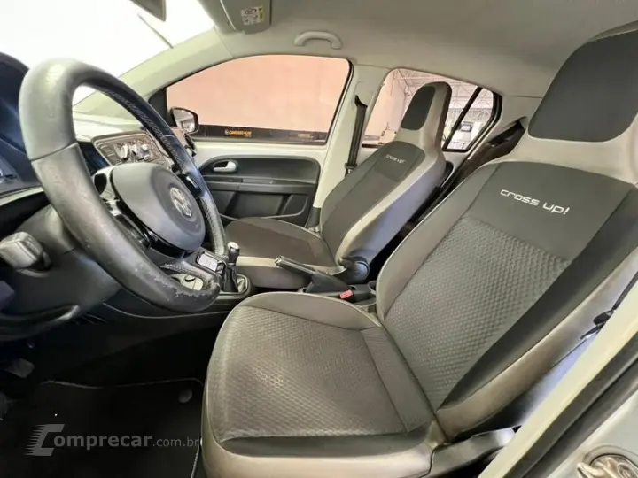 UP! CROSS 1.0 TSI TOTAL FLEX MEC. 4P